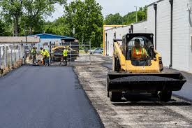 Best Asphalt Driveway Installation  in Lauderhill, FL